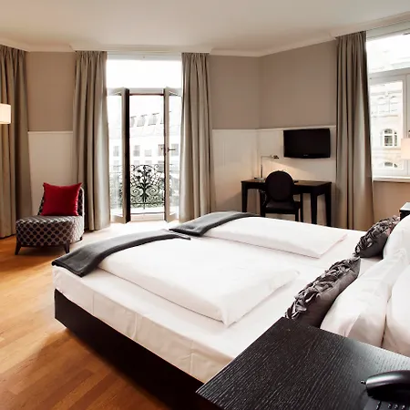 Victoria Hotel 4*