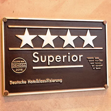 Victoria Hotel 4*