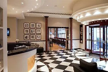 Victoria Hotel
