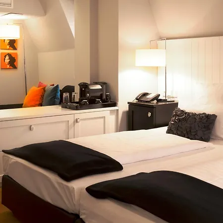 Victoria 4*