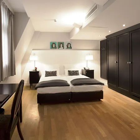 Victoria 4*