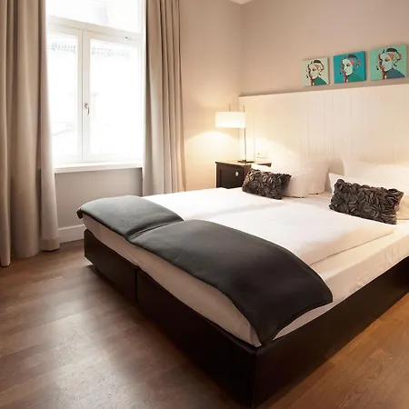 Victoria Hotel 4*