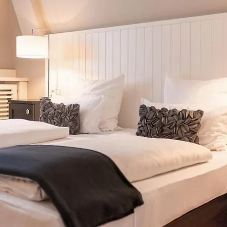 Victoria Hotel 4*