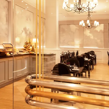 Victoria Hotel 4*