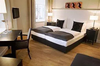 Victoria Hotel 4*